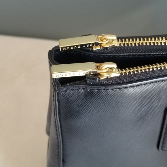 🌻SOLD🌻 Tory Burch Robinson Double Zip Handbag - Picture 12 of 16